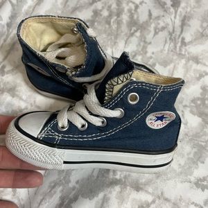 Toddler 4c all stars converse like new.